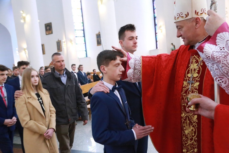 Bierzmowanie młodzieży z Łękawicy, Ładnej i Woli Rzędzińskiej