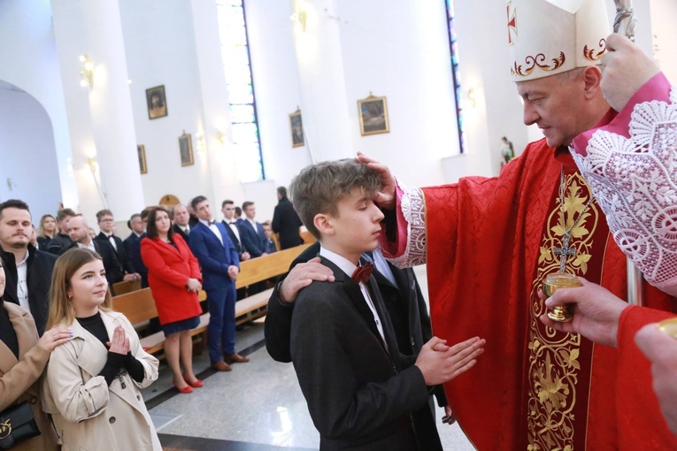 Bierzmowanie młodzieży z Łękawicy, Ładnej i Woli Rzędzińskiej