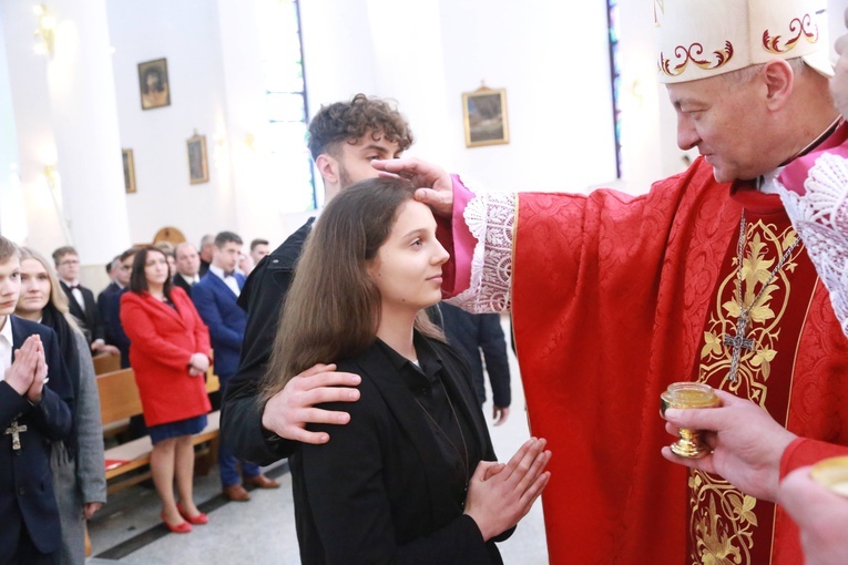 Bierzmowanie młodzieży z Łękawicy, Ładnej i Woli Rzędzińskiej