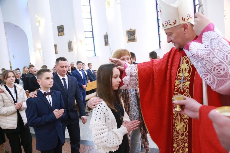 Bierzmowanie młodzieży z Łękawicy, Ładnej i Woli Rzędzińskiej