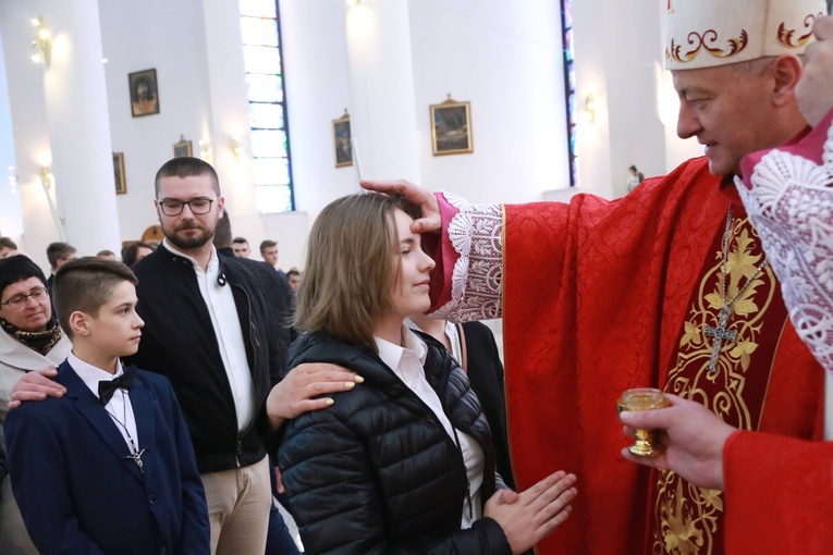 Bierzmowanie młodzieży z Łękawicy, Ładnej i Woli Rzędzińskiej