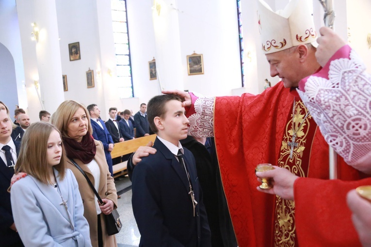 Bierzmowanie młodzieży z Łękawicy, Ładnej i Woli Rzędzińskiej