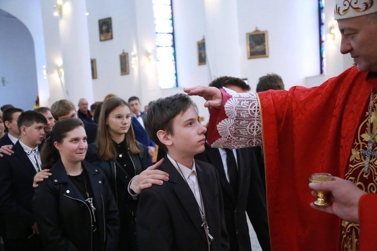 Bierzmowanie młodzieży z Łękawicy, Ładnej i Woli Rzędzińskiej