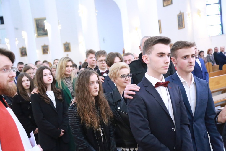 Bierzmowanie młodzieży z Łękawicy, Ładnej i Woli Rzędzińskiej