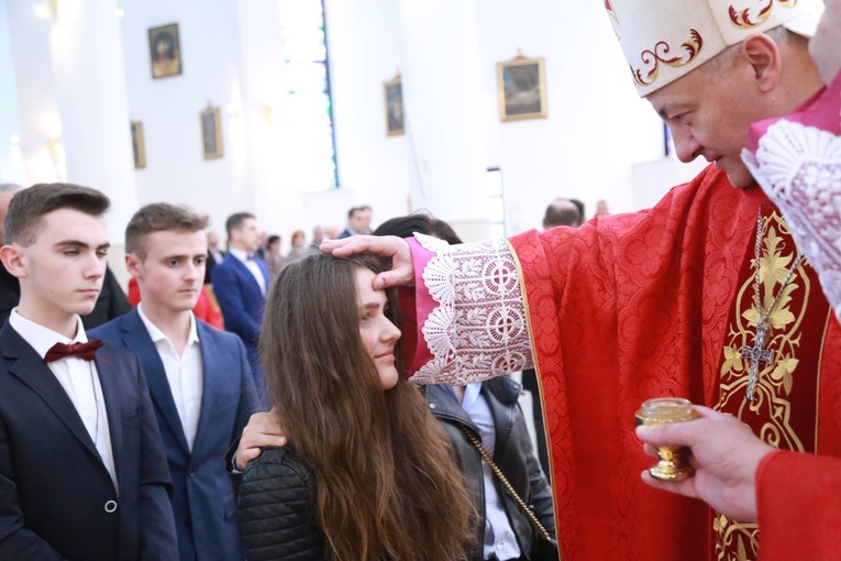 Bierzmowanie młodzieży z Łękawicy, Ładnej i Woli Rzędzińskiej