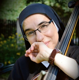 Siostra Małgorzata Stankiewicz ze Zgromadzenia Sióstr Kapucynek NSJ.  Muzykolog i logopeda. Obecnie posługuje w Krasiłowie na Ukrainie.