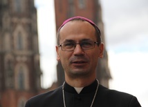 Biskup Maciej Małyga