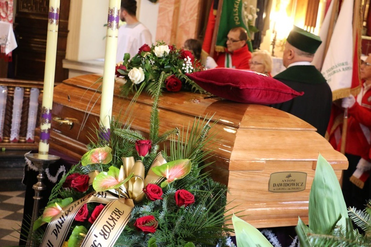 Pogrzeb prof. Antoniego Leona Dawidowicza - cz. 1