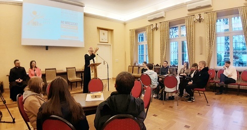 Bp Jarecki do młodych: Bądźcie świadkami!