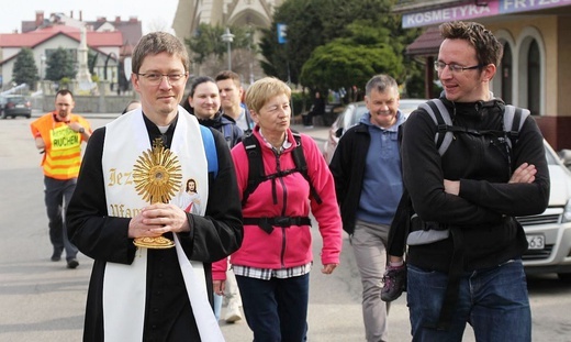 Wilamowice. Pielgrzymi łagiewniccy odebrali relikwie św. Józefa Bilczewskiego