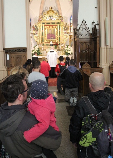 Wilamowice. Pielgrzymi łagiewniccy odebrali relikwie św. Józefa Bilczewskiego