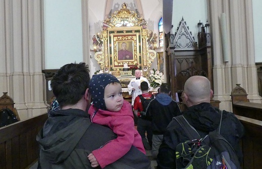 Wilamowice. Pielgrzymi łagiewniccy odebrali relikwie św. Józefa Bilczewskiego