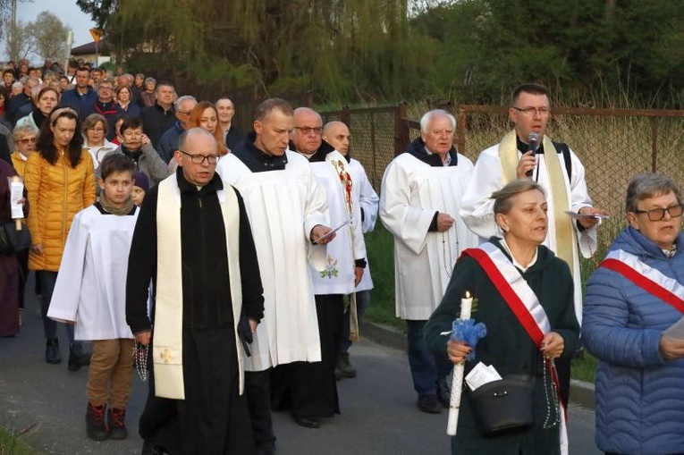 Z Matką Bożą Fatimską po ulicach Pszenna