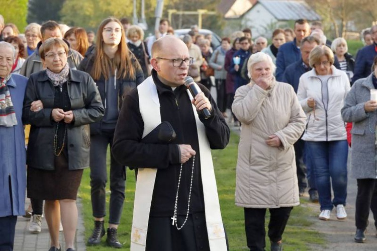 Z Matką Bożą Fatimską po ulicach Pszenna