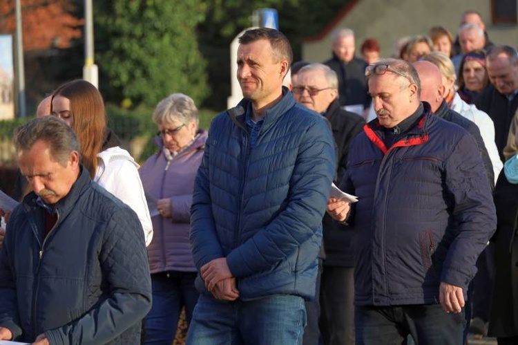 Z Matką Bożą Fatimską po ulicach Pszenna