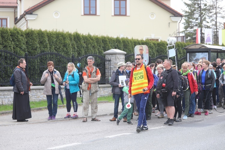 10. Piesza Pielgrzymka Diecezji Bielsko-Żywieckiej do Łagiewnik wyrusza z Hałcnowa - 2022 - cz. 2