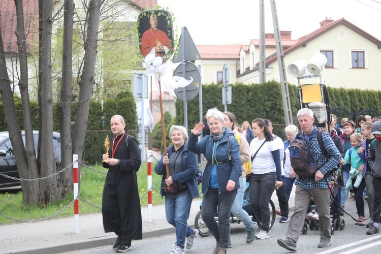 10. Piesza Pielgrzymka Diecezji Bielsko-Żywieckiej do Łagiewnik wyrusza z Hałcnowa - 2022 - cz. 2