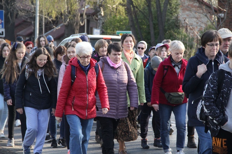 Tarnów-Tuchów. Pielgrzymka ze służebniczkami