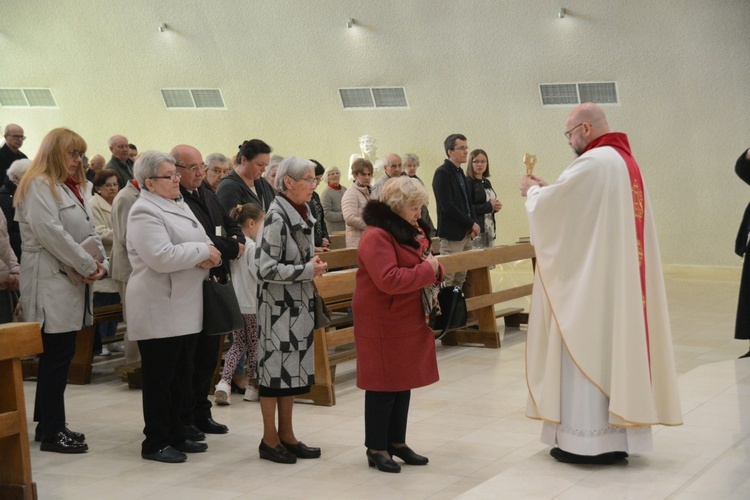 Wprowadzenie relikwii męczenników z Pariacoto do kościoła na Chabrach