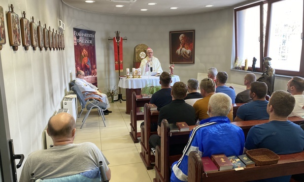 Siemianowice Śląskie. Abp Wiktor Skworc odwiedził górników w CLO