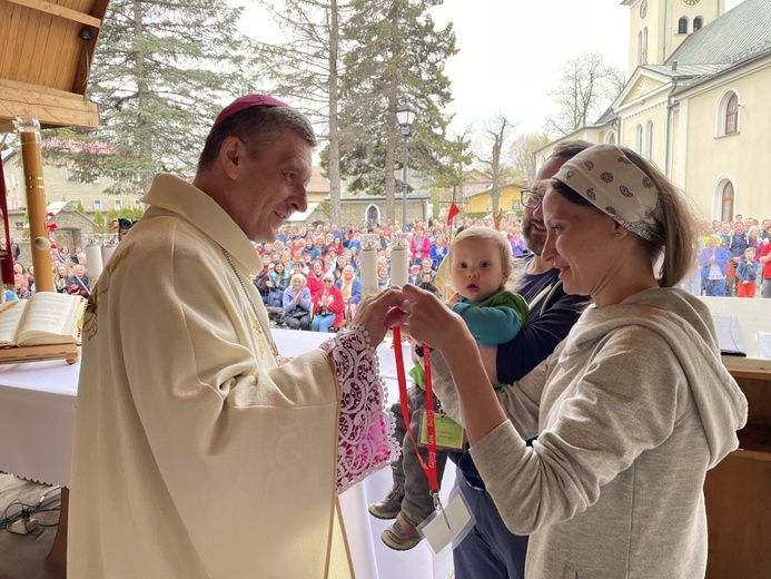 10. Piesza Pielgrzymka Diecezji Bielsko-Żywieckiej do Łagiewnik wyrusza z Hałcnowa - 2022 - cz. 1