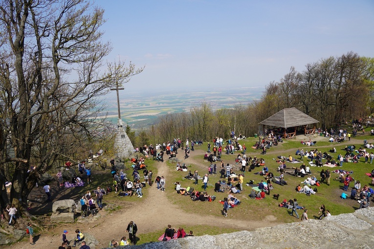 Piesza pielgrzymka z Sobótki na Ślężę 2022