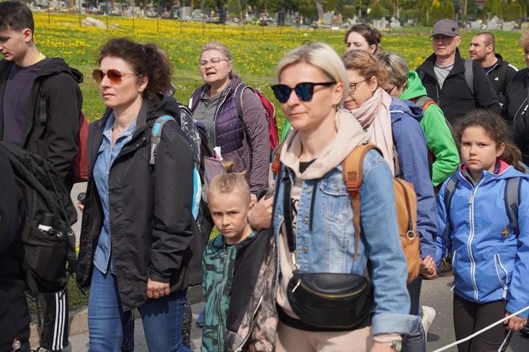 Piesza pielgrzymka z Sobótki na Ślężę 2022