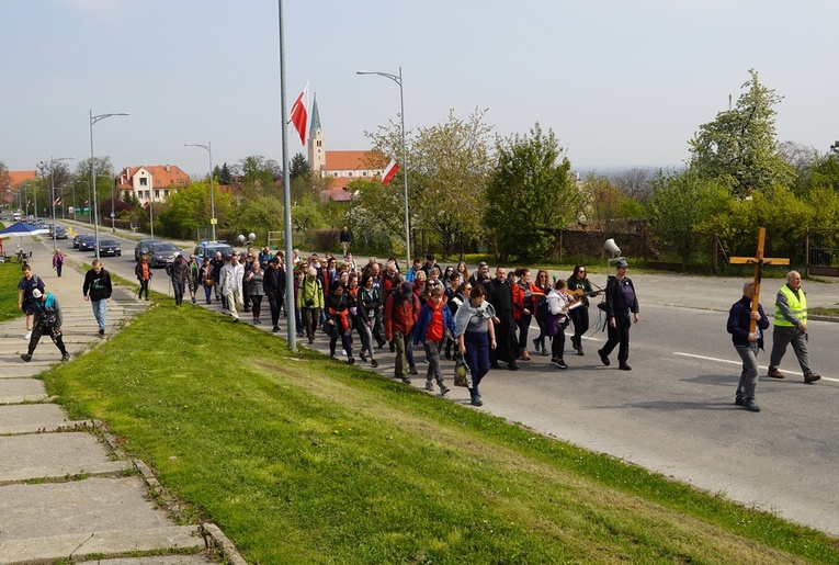 Piesza pielgrzymka z Sobótki na Ślężę 2022
