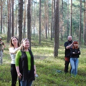Terapeutyczne właściwości lasu można wykorzystać na wiele sposobów.