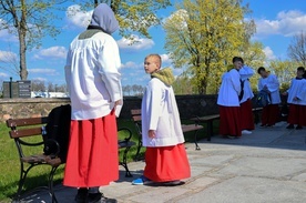 Ministranci przy ołtarzu i w życiu