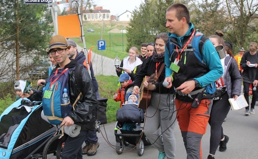 Pielgrzymi na trasie z Witkowic do Wieprza - 2022