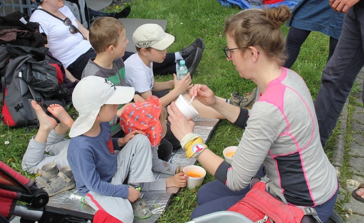 Gościna pielgrzymów łagiewnickich w Tomicach - 2022