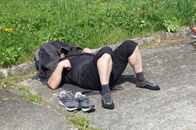 Radosny postój pielgrzymkowy z dziećmi i... zupą chińską w Polance Hallera - 2022