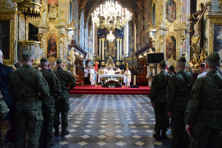 Msza św. w intencji ojczyzny w sandomierskiej katedrze.