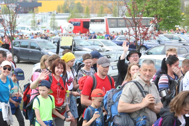 10. diecezjalna pielgrzymka dotarła z Hałcnowa do Łagiewnik - 2022