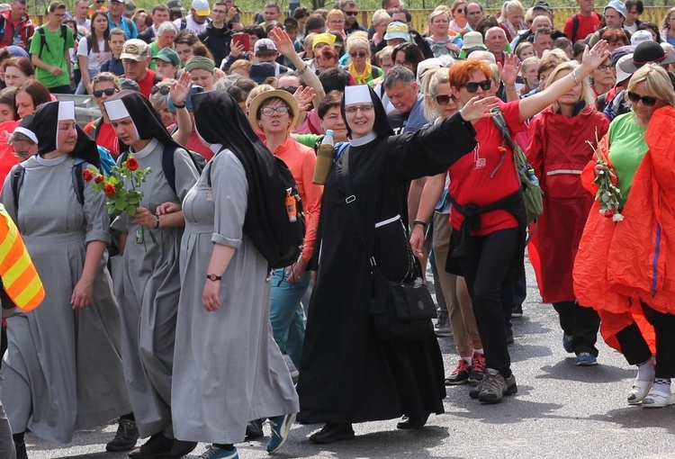 Pielgrzymi w Łagiewnikach! Na trasie od Centrum św. Jana Pawła II do sanktuarium Bożego Miłosierdzia - 2022