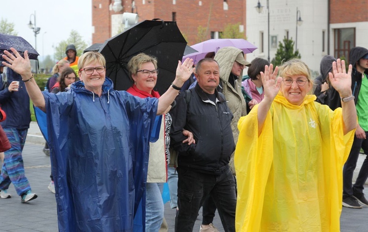 Pielgrzymi w Łagiewnikach! Na trasie od Centrum św. Jana Pawła II do sanktuarium Bożego Miłosierdzia - 2022