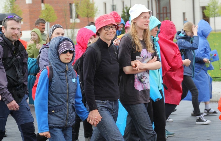 Pielgrzymi w Łagiewnikach! Na trasie od Centrum św. Jana Pawła II do sanktuarium Bożego Miłosierdzia - 2022