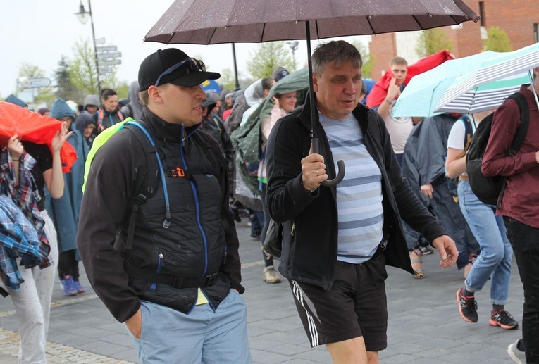 Pielgrzymi w Łagiewnikach! Na trasie od Centrum św. Jana Pawła II do sanktuarium Bożego Miłosierdzia - 2022