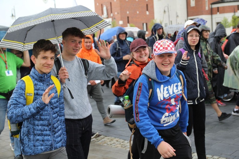 Pielgrzymi w Łagiewnikach! Na trasie od Centrum św. Jana Pawła II do sanktuarium Bożego Miłosierdzia - 2022