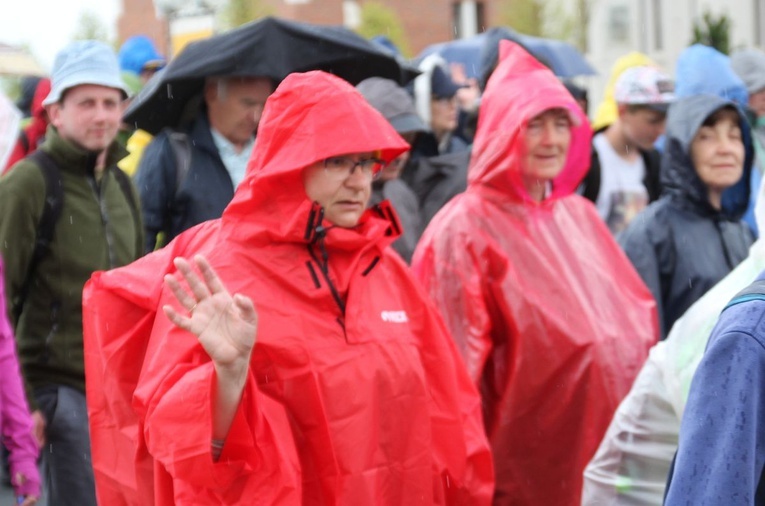 Pielgrzymi w Łagiewnikach! Na trasie od Centrum św. Jana Pawła II do sanktuarium Bożego Miłosierdzia - 2022