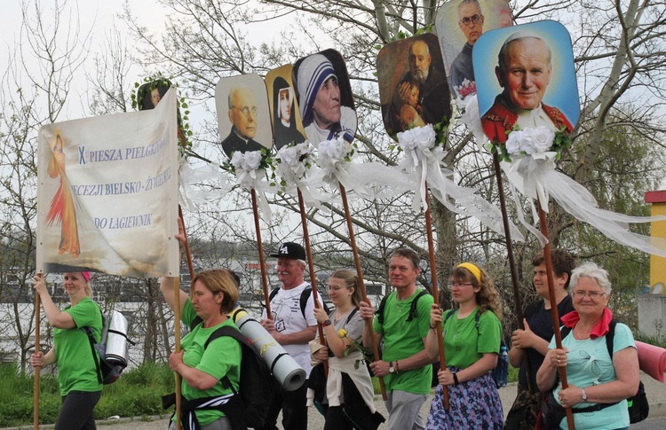 Pielgrzymi w Łagiewnikach! Na trasie od Centrum św. Jana Pawła II do sanktuarium Bożego Miłosierdzia - 2022