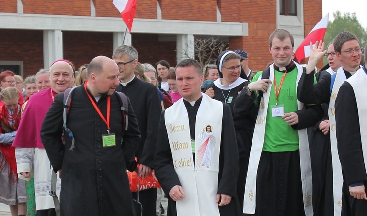 Pielgrzymi w Łagiewnikach! Na trasie od Centrum św. Jana Pawła II do sanktuarium Bożego Miłosierdzia - 2022