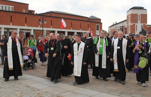 Pielgrzymi w Łagiewnikach! Na trasie od Centrum św. Jana Pawła II do sanktuarium Bożego Miłosierdzia - 2022