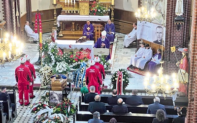 ▲	Pogrzeb Dominika w Brzeźcach.