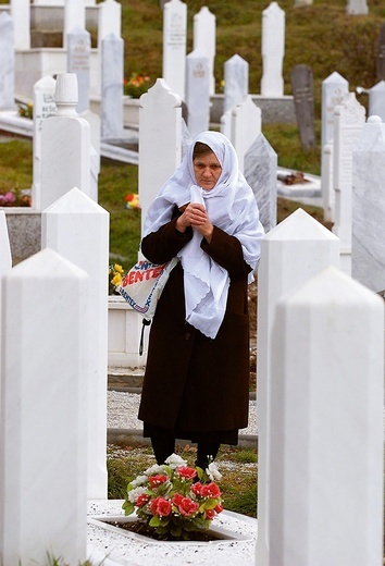 Muzułmański cmentarz w Sarajewie, na którym pochowano ofiary wojny sprzed 30 lat.