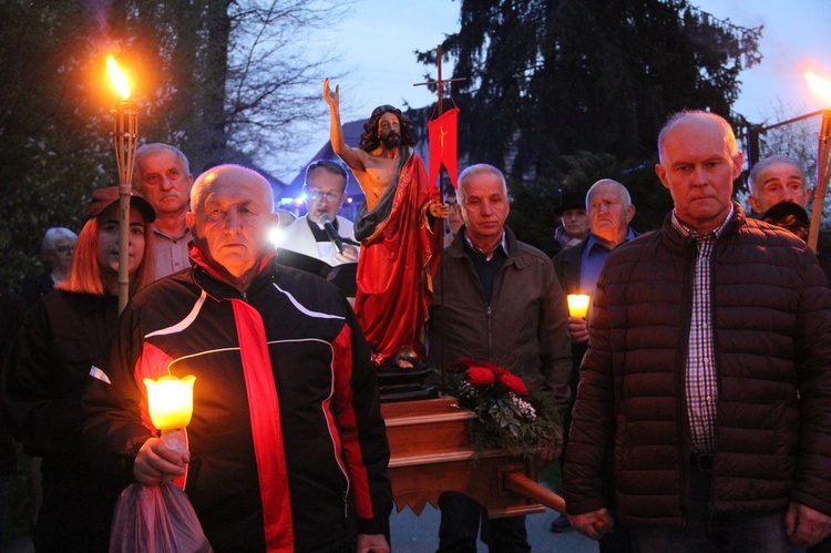 Koszyce Małe. Droga Światła i poświęcenie kapliczki