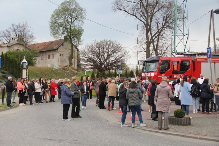 Koszyce Małe. Droga Światła i poświęcenie kapliczki