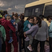 Biskup Zaporoża: z terenów okupowanych ratujemy dzieci, które Rosjanie masowo gwałcą