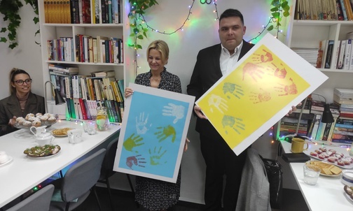 Śląskie. Fundacja Onkologiczna "Rakiety" pomaga osobom z Ukrainy w dalszym leczeniu